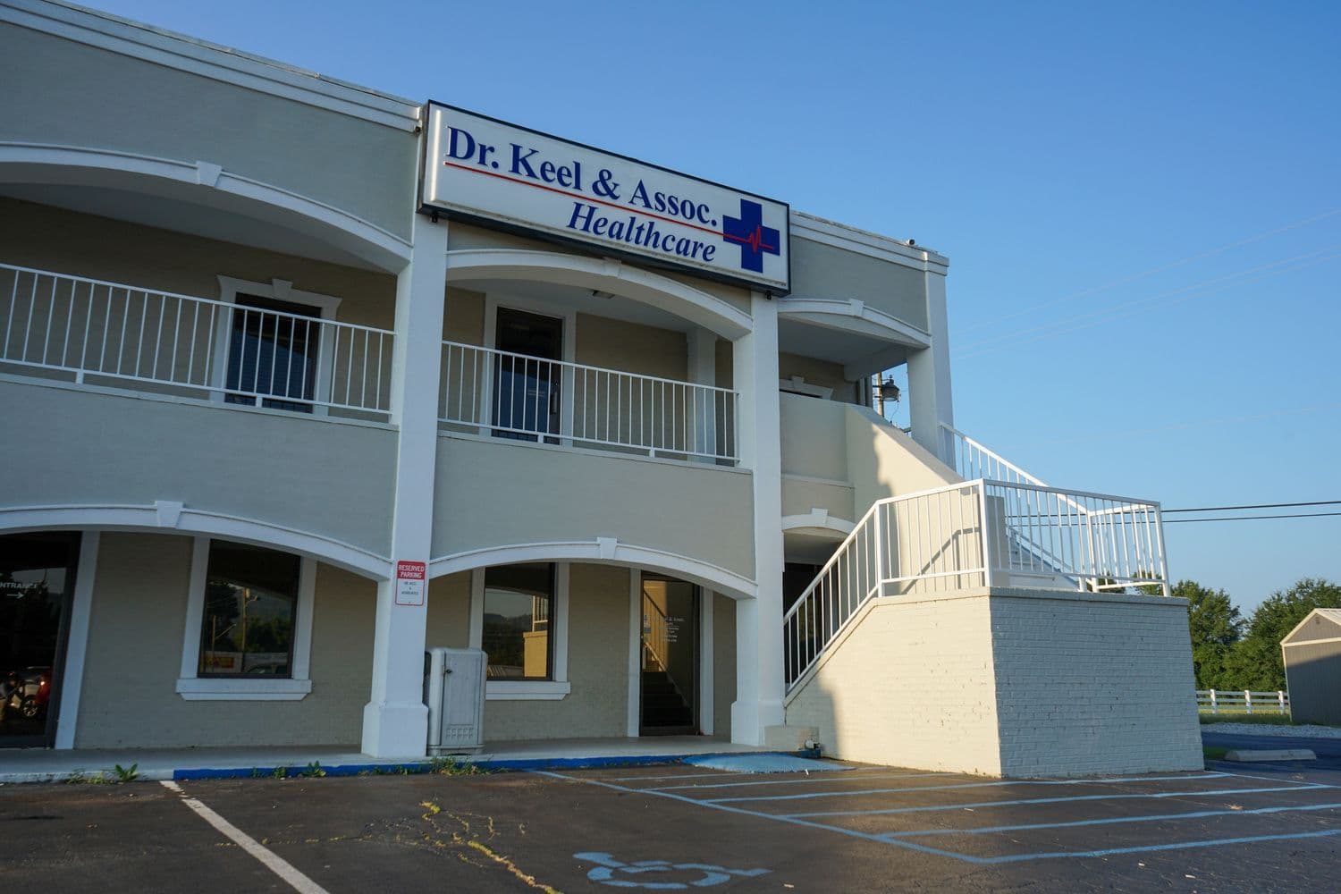 Dr. Keel & Associates is accepting primary care patients in Oxford, Alabama.